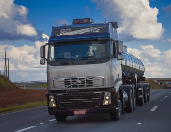 Volvo FH 440 6×4T Globetrotter cab 80th Anniversary Edition [Brazil] '2007