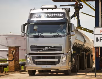Volvo FH 440 6×4T Globetrotter XL cab [Brazil] '2010–н.ч.
