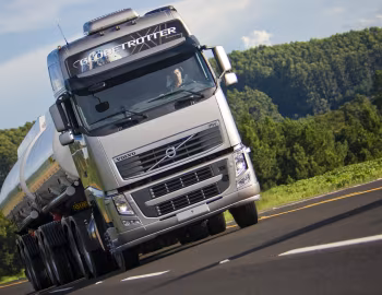 Volvo FH 440 6×4T Globetrotter XL cab [Brazil] '2010–н.ч.