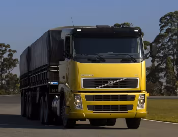 Volvo FH 440 6×4T Sleeper cab [Brazil] '2006–11