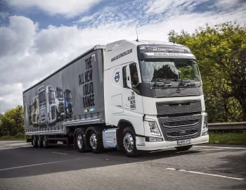 Volvo FH 460 6×2 tractor Globetrotter cab [UK-spec] '2013–pr.