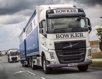 Volvo FH 460 6×2 rigid Globetrotter cab [UK-spec] '2013–pr.