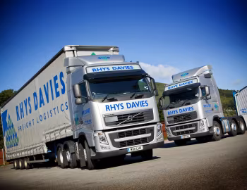 Volvo FH 460 6×2 tractor Globetrotter cab [UK-spec] '2009–12