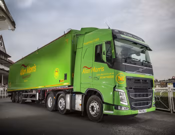 Volvo FH 460 6×2 tractor Globetrotter cab [UK-spec] '2013–pr.