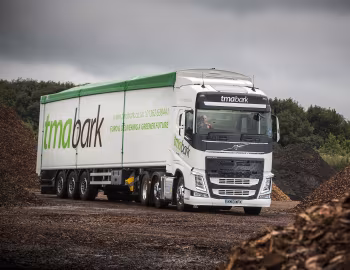 Volvo FH 460 6×2 tractor Globetrotter cab [UK-spec] '2013–pr.