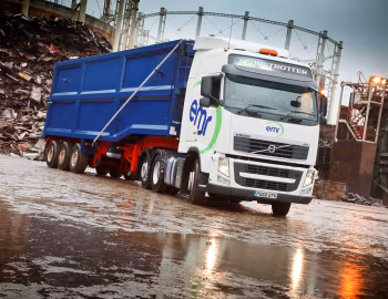 Volvo FH 480 6×2 tractor Globetrotter cab [UK-spec] '2008–12