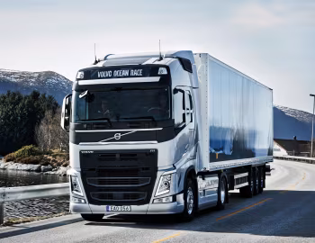 Volvo FH 500 4×2 tractor Globetrotter cab Ocean Race Limited Edition '2014–15