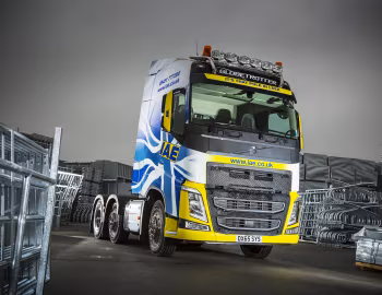 Volvo FH 500 6×2 tractor Globetrotter cab [UK-spec] '2013–pr.