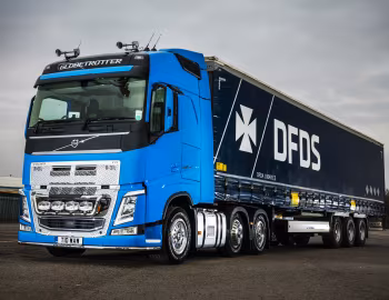 Volvo FH 500 6×2 tractor Globetrotter cab [UK-spec] '2013–pr.