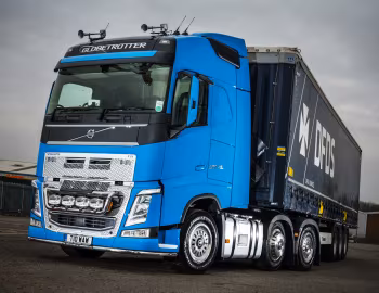 Volvo FH 500 6×2 tractor Globetrotter cab [UK-spec] '2013–pr.