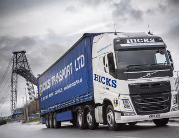 Volvo FH 500 6×2 tractor Globetrotter XL cab [UK-spec] '2013–pr.