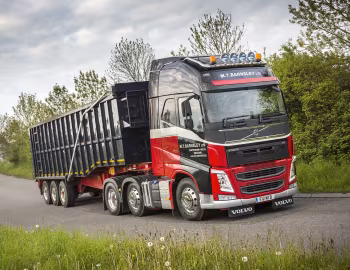 Volvo FH 500 6×2 tractor Globetrotter XL cab [UK-spec] '2013–pr.
