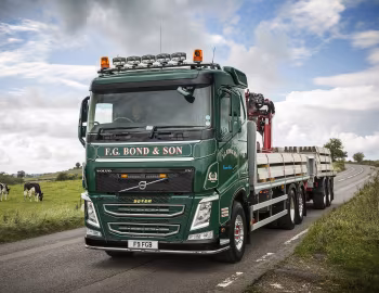 Volvo FH 500 6×2 rigid Sleeper cab with TWR body & Atlas 105.2 crane '2013–pr.
