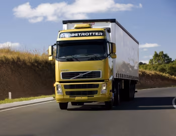 Volvo FH 520 4×2T Globetrotter cab [Brazil] '2006–11