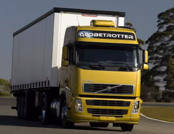 Volvo FH 520 4×2T Globetrotter cab [Brazil] '2006–11