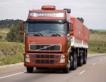Volvo FH 520 6×2T Globetrotter cab [Brazil] '2006–11