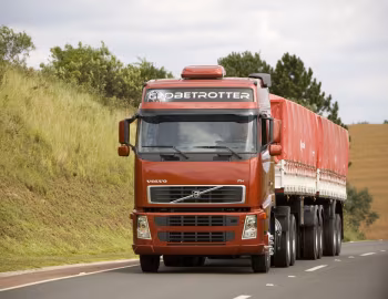 Volvo FH 520 6×2T Globetrotter cab [Brazil] '2006–11