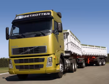 Volvo FH 520 6×2T Globetrotter cab [Brazil] '2006–11