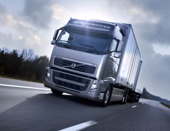 Volvo FH 520 6×2 rigid Globetrotter cab '2008–12