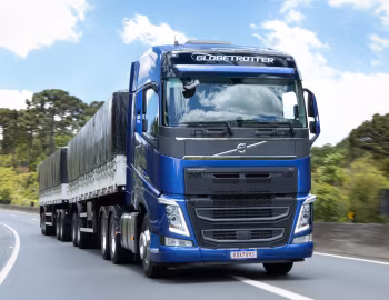 Volvo FH 540 6×2 tandem-axle lift tractor Globetrotter cab [Brazil] '2013–pr.
