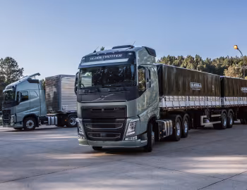 Volvo FH 540 6×2 tandem-axle lift tractor Globetrotter cab [Brazil] '2013–pr.