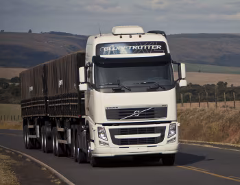 Volvo FH 540 6×2T Globetrotter XL cab [Brazil] '2012–13
