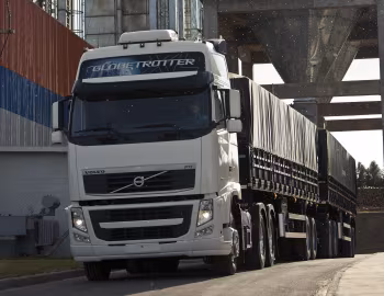 Volvo FH 540 6×2T Globetrotter XL cab [Brazil] '2012–13