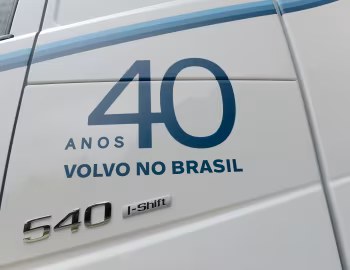 Volvo FH 540 I-Shift 6×4 tractor Globetrotter cab "40 anos Volvo no Brasil" [Brazil] '2019