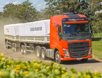 Volvo FH 540 6×2 tandem-axle lift tractor Globetrotter cab [Brazil] '2013–pr.