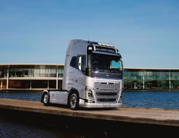 Volvo FH16 750 4×2 tractor Globetrotter XL cab [Worldwide] '2012–????