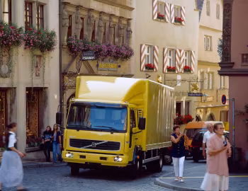 Volvo FL 180 4×2 rigid Day cab '2000–06