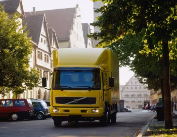 Volvo FL 180 4×2 rigid Day cab '2000–06