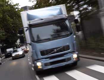 Volvo FL 240 Delivery Truck '2006–13