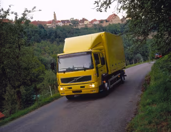 Volvo FL 250 4×2 rigid Sleeper cab '2000–06
