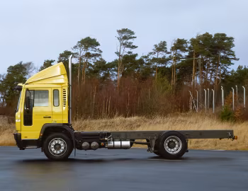 Volvo FL 250 4×2 rigid Day cab '2000–06