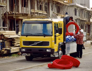 Volvo FL 250 4×2 rigid Day cab '2000–06