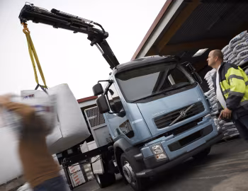 Volvo FL 280 4×2 rigid Comfort cab with HIAB XS crane '2006–13