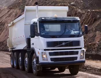 Volvo FM 480 10×4 rigid Day cab with Rossetti tipper body '2005–09