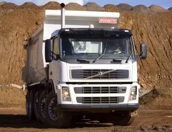 Volvo FM 480 10×4 rigid Day cab with Rossetti tipper body '2005–09