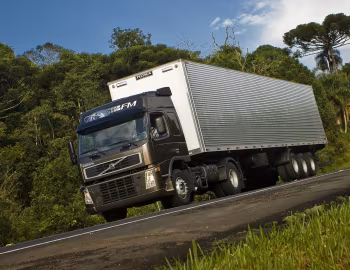 Volvo FM 370 4×2 tractor Globetrotter cab [Brazil] '2009–????
