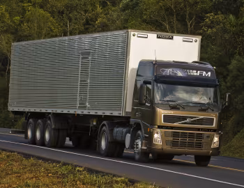 Volvo FM 370 4×2 tractor Globetrotter cab [Brazil] '2009–????