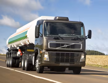 Volvo FM 370 6×2 tractor Sleeper cab [Brazil] '2009–????
