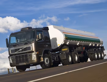 Volvo FM 370 6×2 tractor Sleeper cab [Brazil] '2009–????