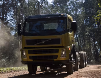 Volvo FM 440 8×4 tractor Day cab '2005–09