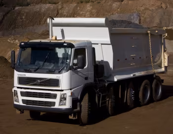 Volvo FM 480 10×4 rigid Day cab with Rossetti tipper body '2005–09