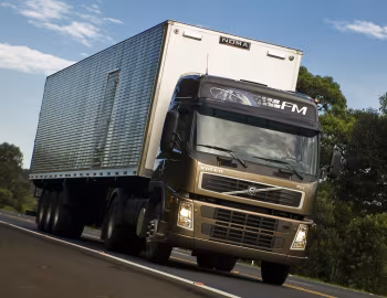 Volvo FM 370 4×2 tractor Globetrotter cab [Brazil] '2009–????