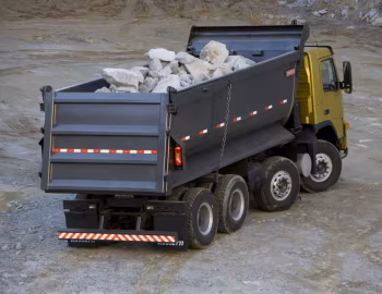 Volvo FM 8×4 rigid Day cab with Rossetti tipper body '2005–10