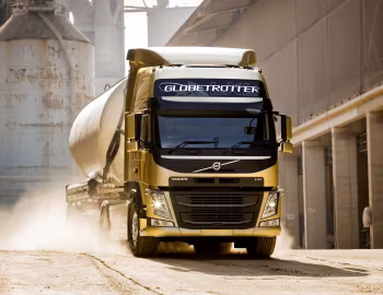 Volvo FM 410 4×2 tractor Globetrotter LXL cab [UK-spec] '2013–н.ч.