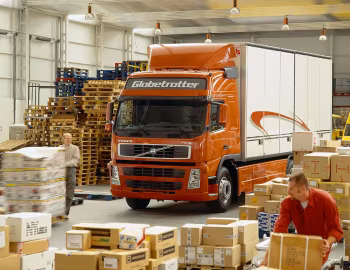 Volvo FM12 380 6×2 rigid Globetrotter cab with PLS body '2001–05
