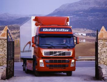 Volvo FM12 380 6×2 rigid Globetrotter cab with PLS body '2001–05